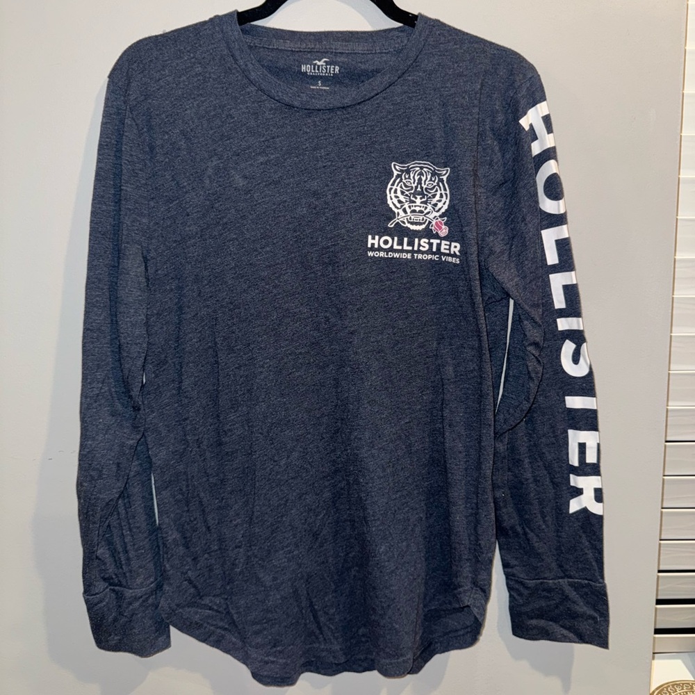 Size small Hollister long sleeve shirt tiger print